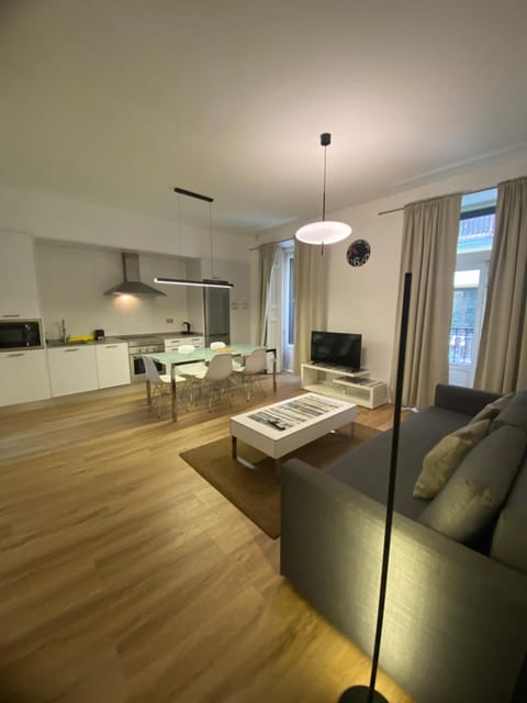 Living room, Photo of the whole room, Dining area, kitchen