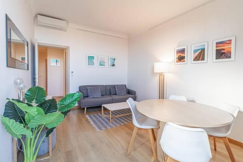 T2 central Beausoleil House in Avenue du Carnier