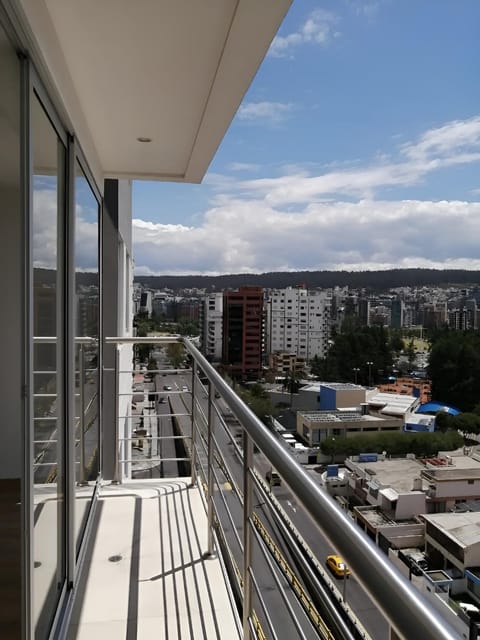 View (from property/room), Balcony/Terrace, City view