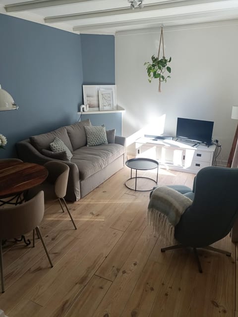 TV and multimedia, Living room, Dining area