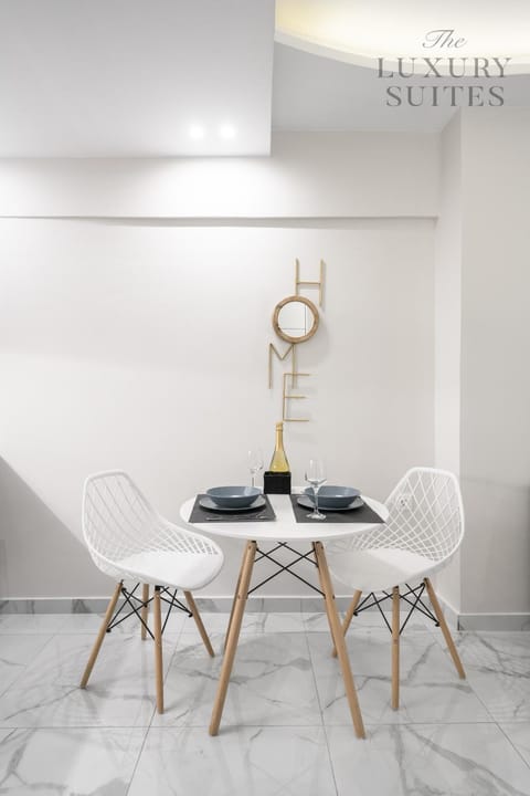 Seating area, Dining area