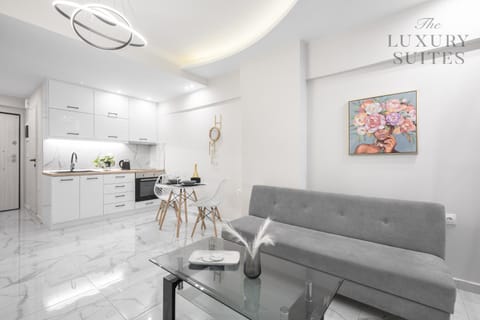 Kitchen or kitchenette, Living room, Seating area, Dining area, oven, stove