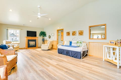 Steps to Long Lake Cabin with Patio in Harrison! Cabin in Michigan