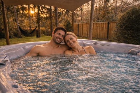 Day, People, Natural landscape, Garden, Hot Tub, Guests, group of guests