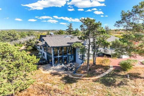 Private Villa-72 Acres-Hot Tub-Views-USAFA Villa in Black Forest