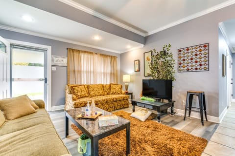 8 Mi to Dwtn Little Rock - Home with Fenced Yard! House in Little Rock