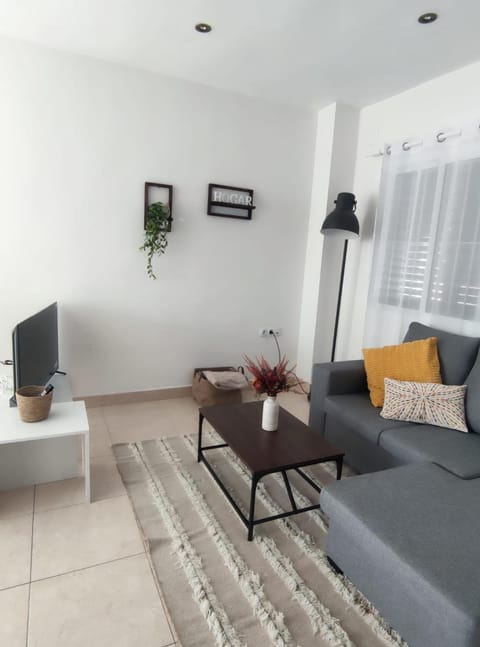 Communal lounge/ TV room, TV and multimedia, Living room, Seating area