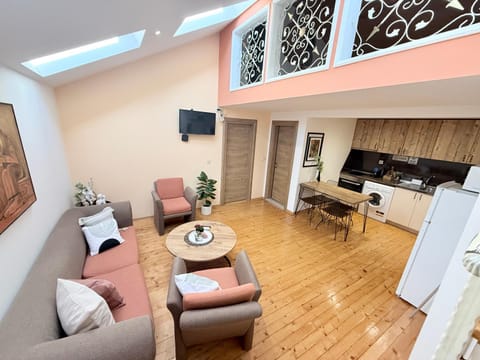 Communal lounge/ TV room, Living room, Seating area