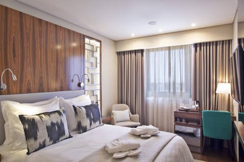 Bed, Day, Photo of the whole room, Bedroom