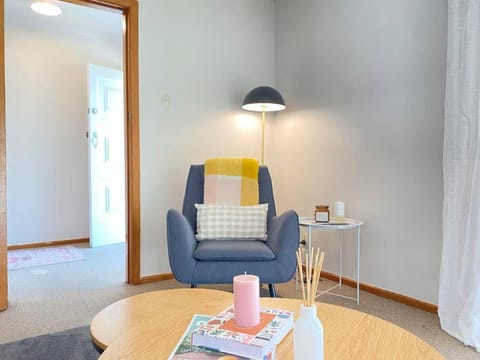 Top Location - Hillcrest Charmer - 3 Bedroom house House in Hamilton