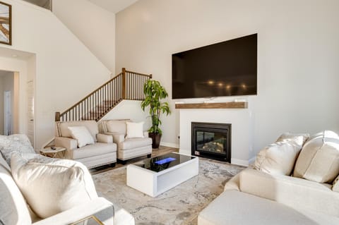 4 Mi to Dtwn Danville Home with Patio and Yard House in Indiana