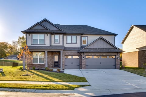 4 Mi to Dtwn Danville Home with Patio and Yard House in Indiana