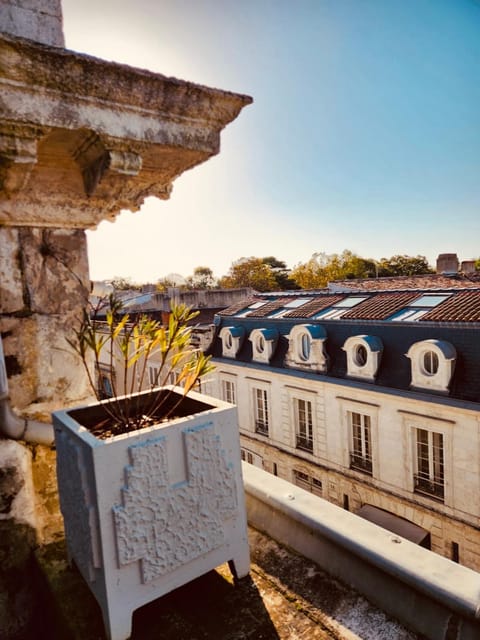 Property building, Day, Landmark view