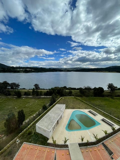 Lake view, Pool view