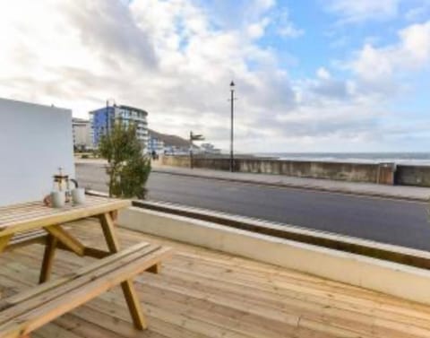 Westward Ho! Beachfront Luxury for 2 Apartment in Westward Ho