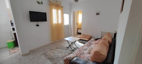 Communal lounge/ TV room, TV and multimedia, Living room