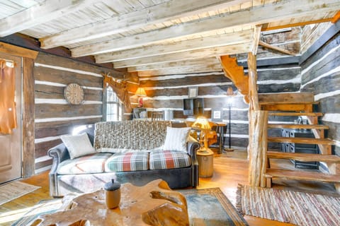 half-Mi to Lake Cabin on 43 Acres in Shell Knob! Cabin in Shell Knob