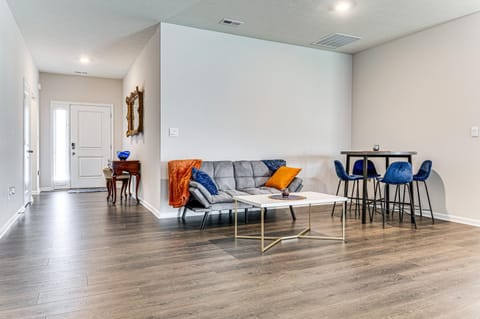 5 Mi to Fort Harrison Home with Pool Access! House in Indiana