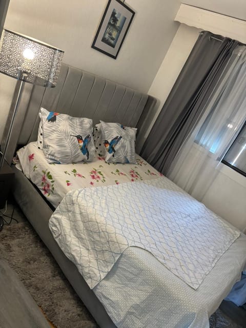 Chambre d hôte chaleureuse1 Vacation rental in Saint-Denis, France