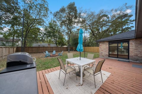 Nr The Woodlands Houston Retreat Yard BBQ Games House in The Woodlands