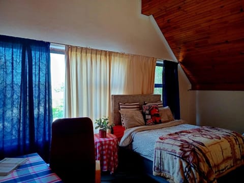 Die Bruin Huisie - Home Away From Home Vacation rental in Hermanus