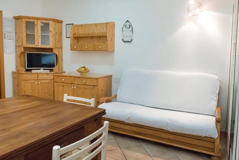 Marcelli, trilocale con portico a 250mt dal mare - M255 Apartment in Marcelli