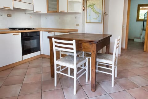 Marcelli, trilocale con portico a 250mt dal mare - M255 Apartment in Marcelli