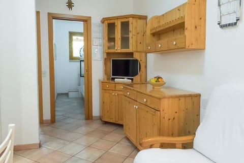 Marcelli, trilocale con portico a 250mt dal mare - M255 Apartment in Marcelli