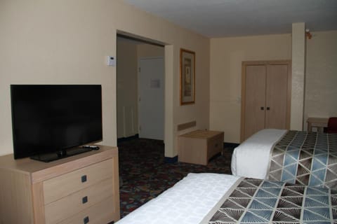 Bed, TV and multimedia, Bedroom, wardrobe