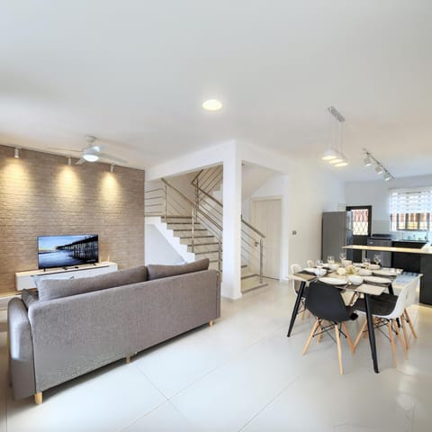 TV and multimedia, Seating area