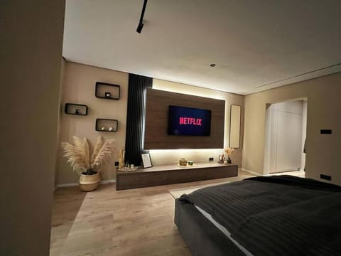 Studio 7- A chic urban hideaway, 10min walk to city center Apartment in Timisoara