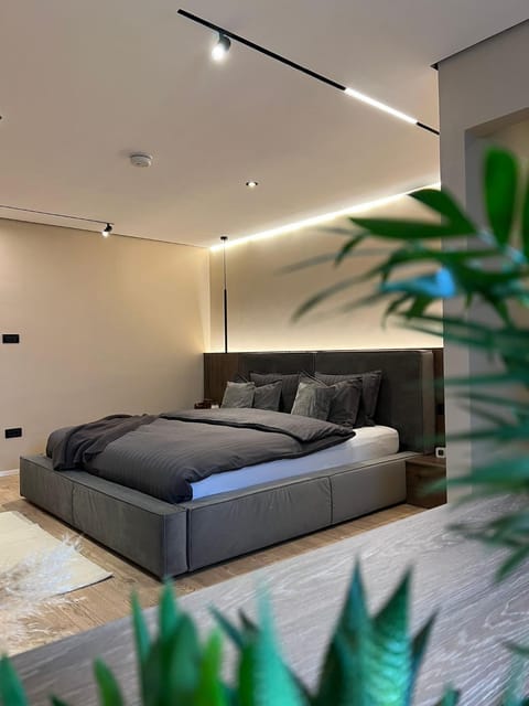 Studio 7- A chic urban hideaway, 10min walk to city center Apartment in Timisoara