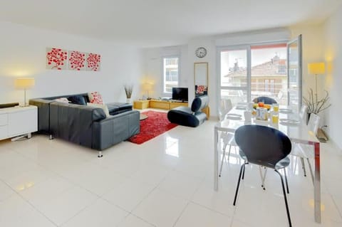 Villa Kappas - B42 Promenade des Anglais Apartment in Nice