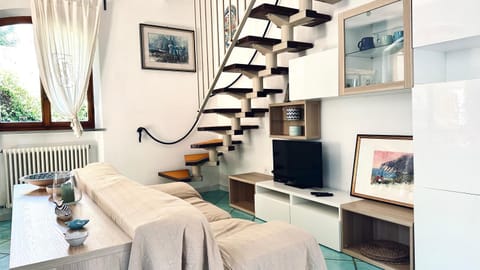 Marcelli, delizioso trilocale con giardino - M409 Apartment in Marcelli