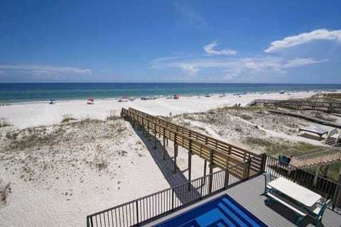 Yassy House House in West Beach