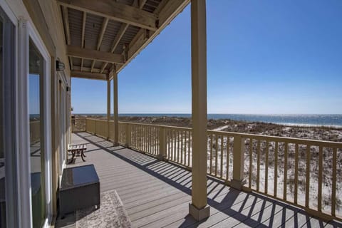 Sandy Castle Beach Home House in West Beach