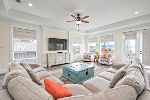 Nice N Breezy 12 bedroom House in West Beach