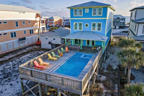 Nice N Breezy 12 bedroom House in West Beach