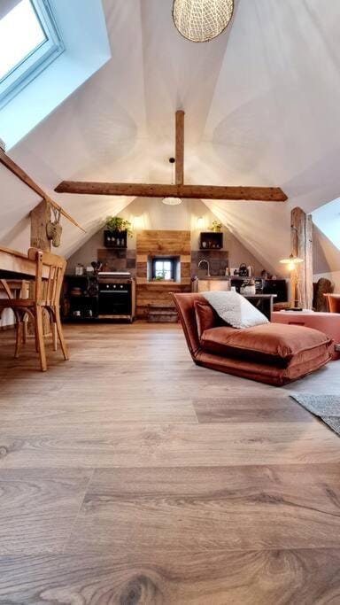 Kitchen or kitchenette, Living room, Seating area