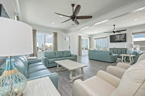 Zeke's Retreat House in West Beach