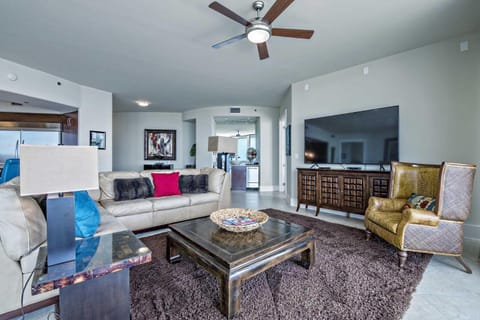 Bella Luna Penthouse 8 House in Ono Island