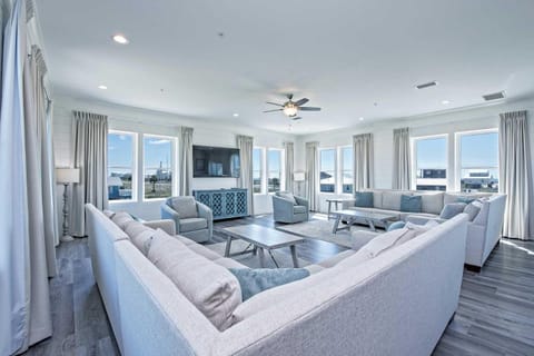 Blessed Together 5 Bedroom Lockout House in West Beach