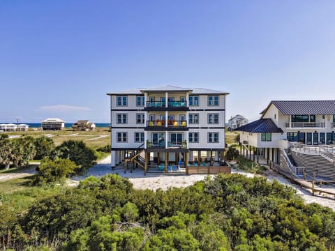 Black Tie Escape 5 Bedroom Lockout House in West Beach