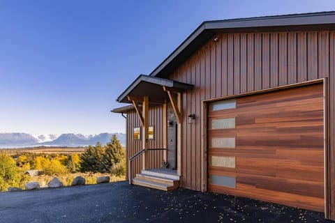 Property building, Day, Mountain view