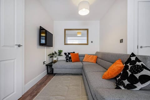 TV and multimedia, Photo of the whole room, Seating area