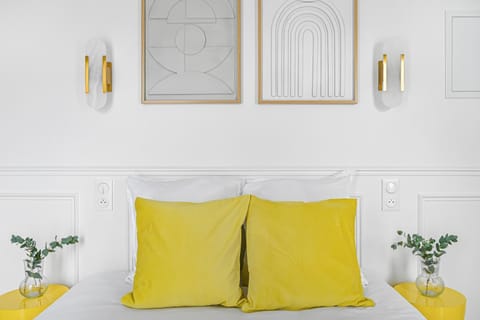 Bed, Photo of the whole room, Decorative detail, Bedroom