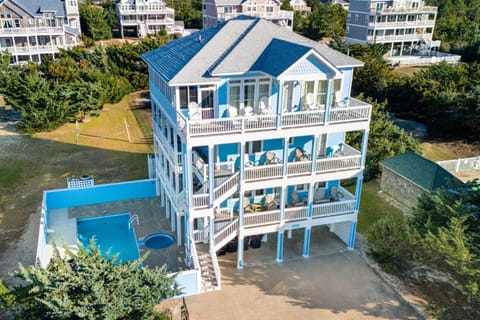 Property building, Bird's eye view, Swimming pool