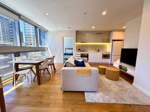 TV and multimedia, Living room, Seating area, Dining area, kitchen