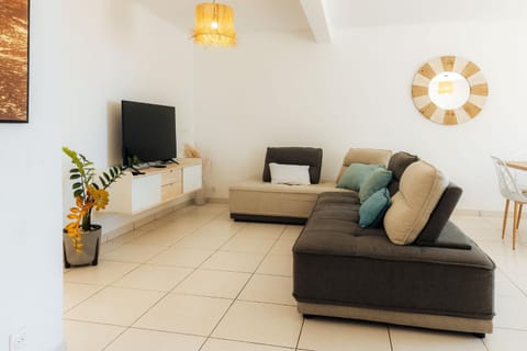 Communal lounge/ TV room, TV and multimedia, Living room, Seating area