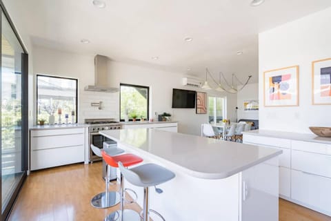 Stay Portland - Unique 8 BR Private Home in Pearl District House in Portland